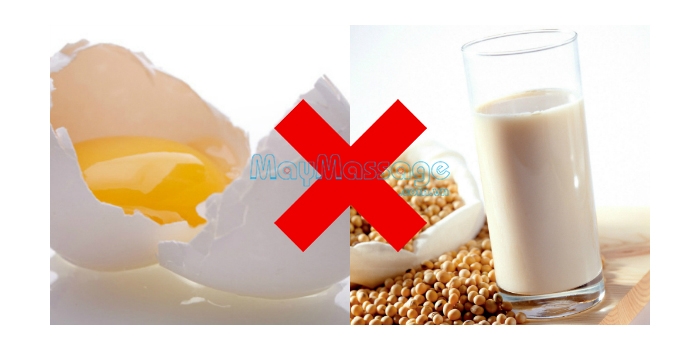 Ăn trứng gà lưu ý không nên kết hợp với uống sữa đậu nành 