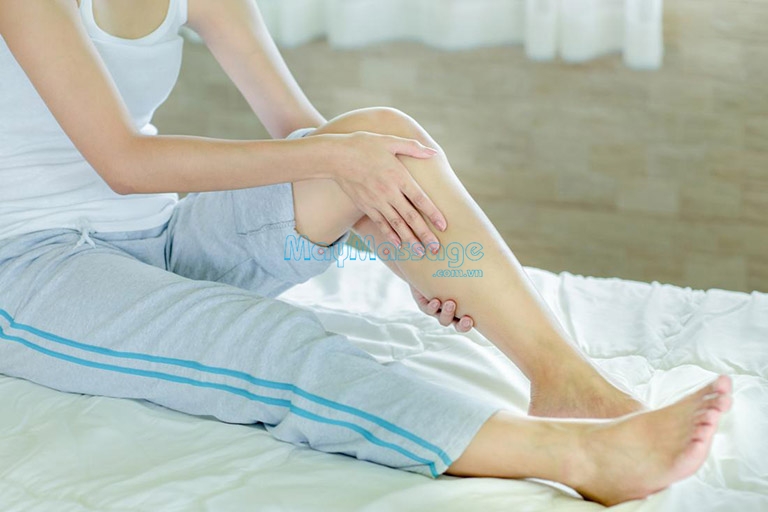 Cải thiện bị căng cơ bắp chân khi ngủ nên kéo căng cơ bắp chân nhẹ