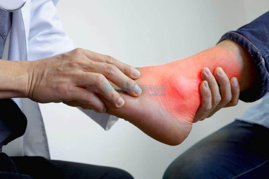 Biểu hiện bong gân hay bệnh gout là dấu hiệu để nhận biết đau mắt cá chân