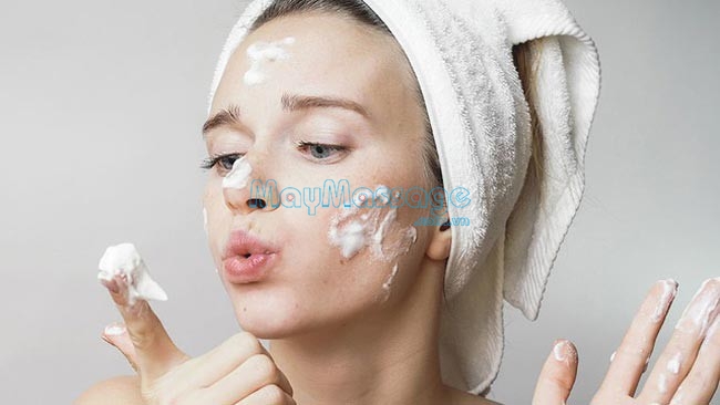 Chăm sóc da mặt cơ bản giúp cho làn da trắng sáng và mịn màng