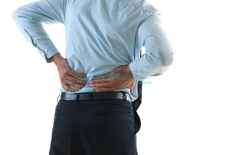 Bị đau lưng dưới gần mông ở nam giới gây ra cảm giác khó chịu 