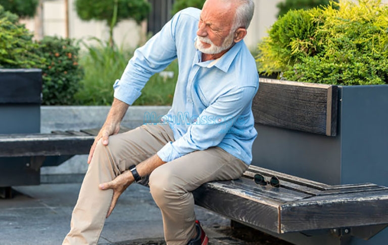 Đau nhức xương khớp ở người già là do ít vận động 
