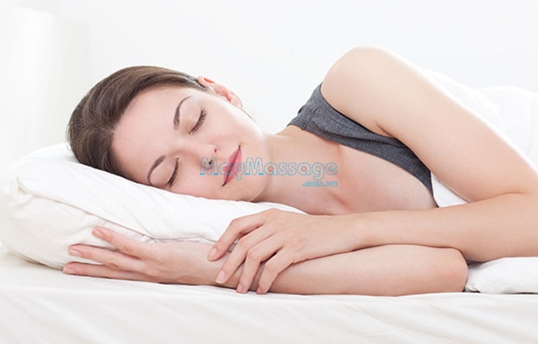 Khi ngủ không sử dụng máy mát xa cổ, vì có thể làm xáo trộn giấc ngủ