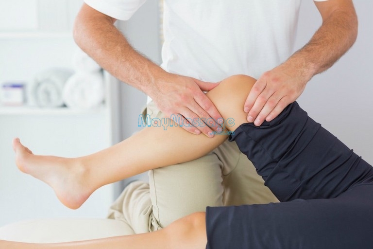 Xoa bóp massage là cách chữa nhức khớp gối an toàn hiệu quả nhất 