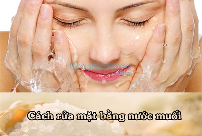 Rửa mặt bằng nước muối giúp cung cấp nước và giữ ẩm cho da 