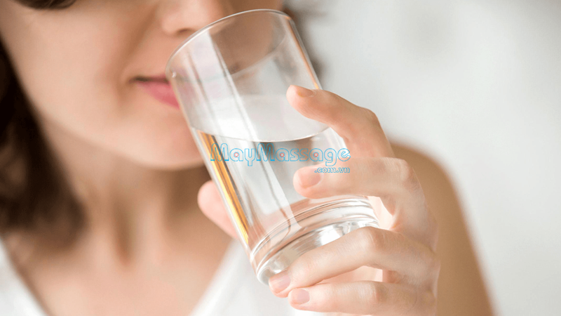 Uống 2 lít nước mỗi ngày sẽ giúp chống lão hoá và căng mịn da