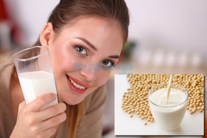 Uống sữa đậu nành vào buổi sáng khi thức dậy kiểm soát cân nặng hiệu quả 
