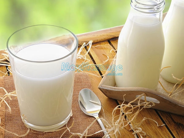 Uống sữa trước khi ngủ giúp cải thiện tâm trạng hiệu quả 