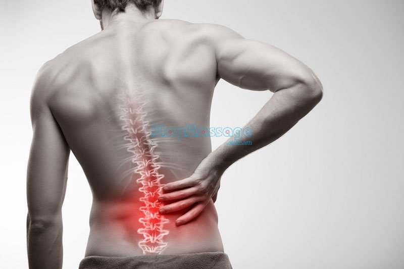 Đau cơ lưng gây cảm giác khó chịu và đau đớn âm ỉ