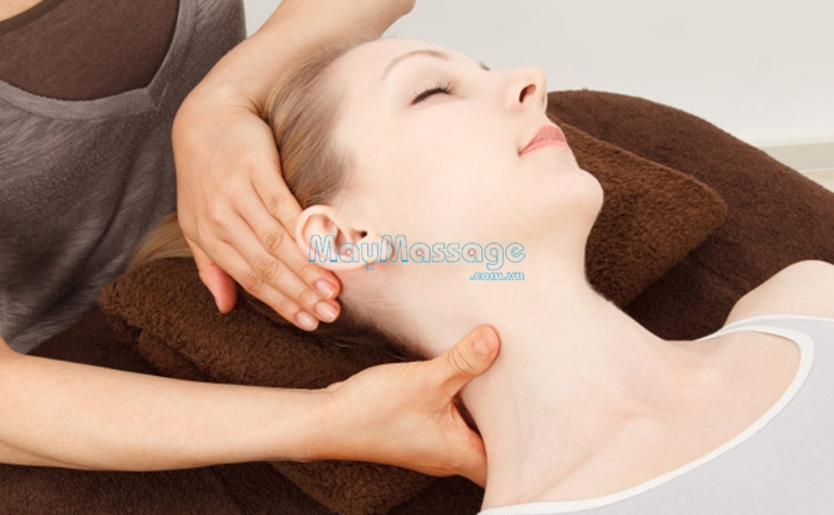 Massage vùng cổ vai gáy giúp lưu thông máu, giảm nhanh các cơn đau hiệu quả