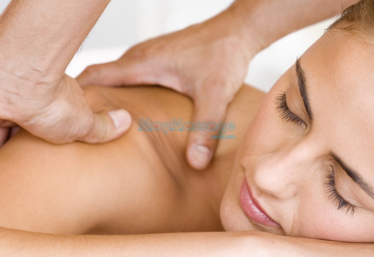 Massage, xoa bóp các huyệt đạo vùng cổ vai gáy giúp giảm đau nhanh chóng