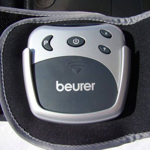 Đai massage bụng xung điện Beurer EM38